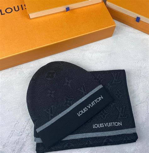 louis vuitton bonnet echarpe|Louis Vuitton écharpes.